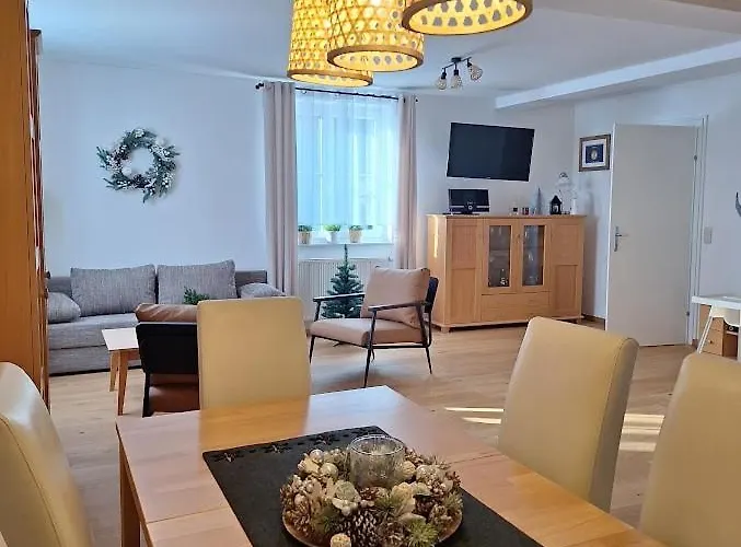 Familienappartement Oetscherbaer アパート ラッケンホーフ